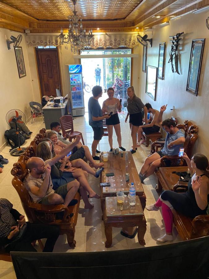 Hg Hostel Provide Tours & Motorbikes 河江 外观 照片