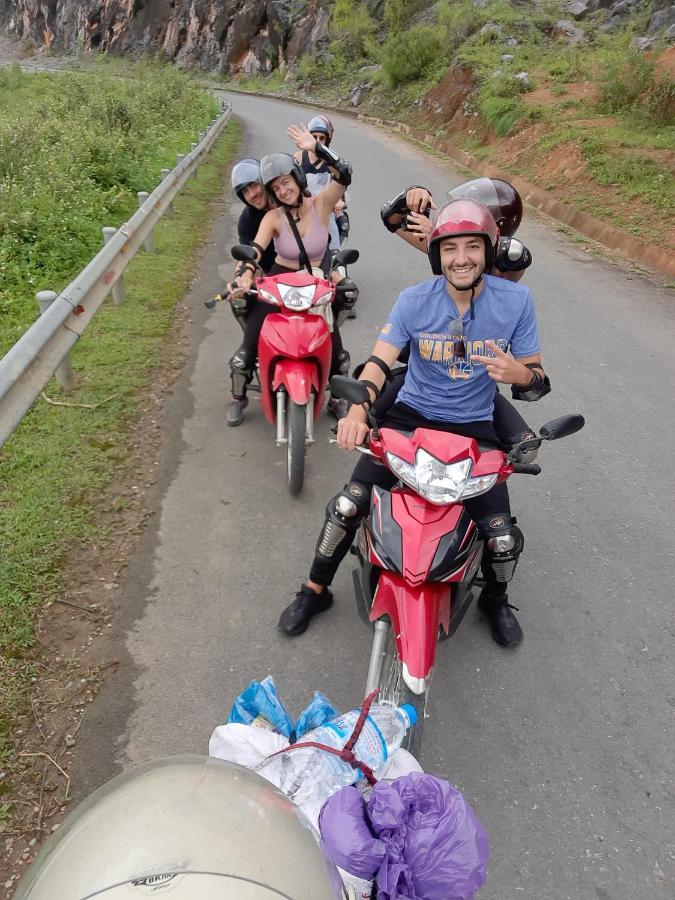 Hg Hostel Provide Tours & Motorbikes 河江 外观 照片