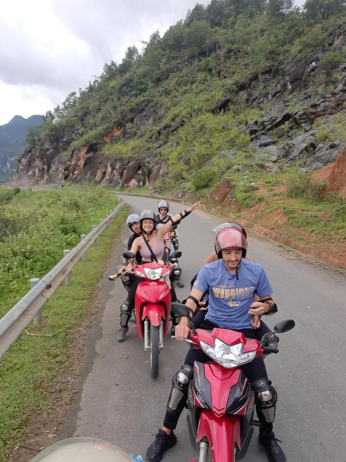 Hg Hostel Provide Tours & Motorbikes 河江 外观 照片